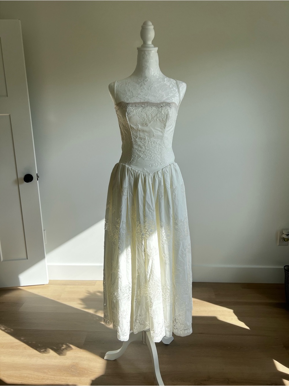 House of CB CHLOE
White Custom Lace + Cotton Midi Sundress